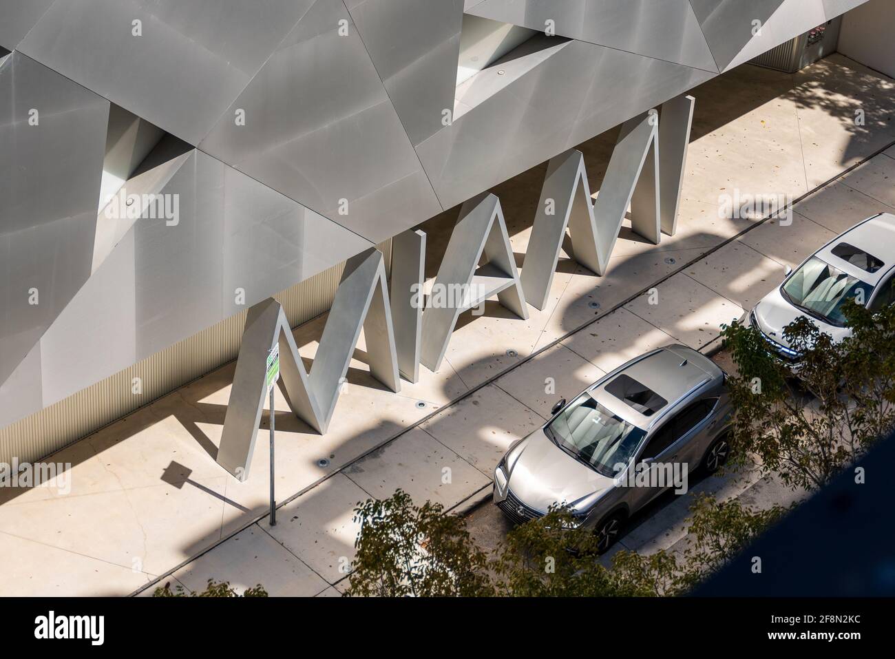 Miami signalisation dans de grandes lettres métalliques à l'Institut d'art contemporain, Floride, États-Unis Banque D'Images