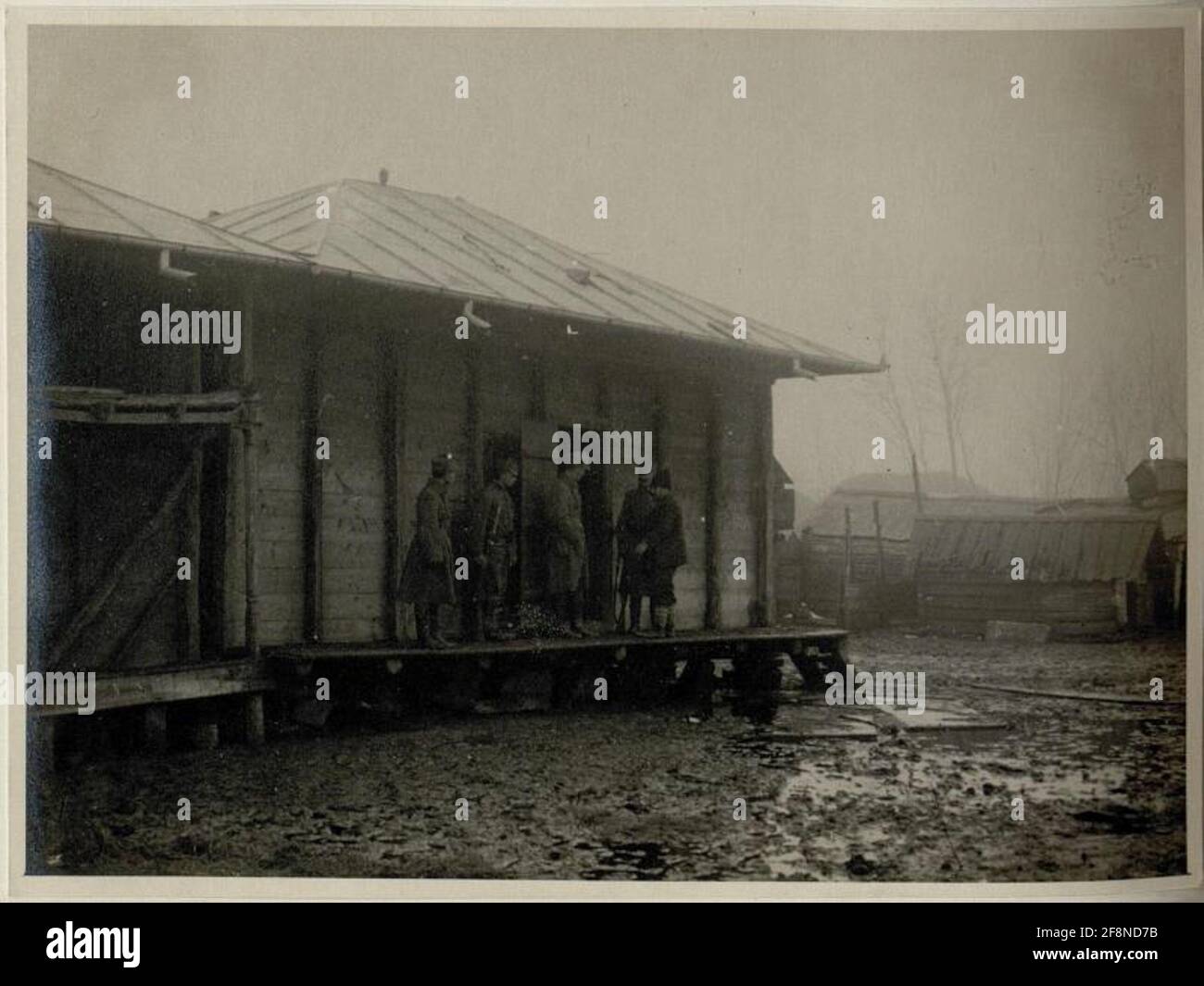 Recherche de maison dans Tabarasti, enregistré le 12.1.1917. Banque D'Images