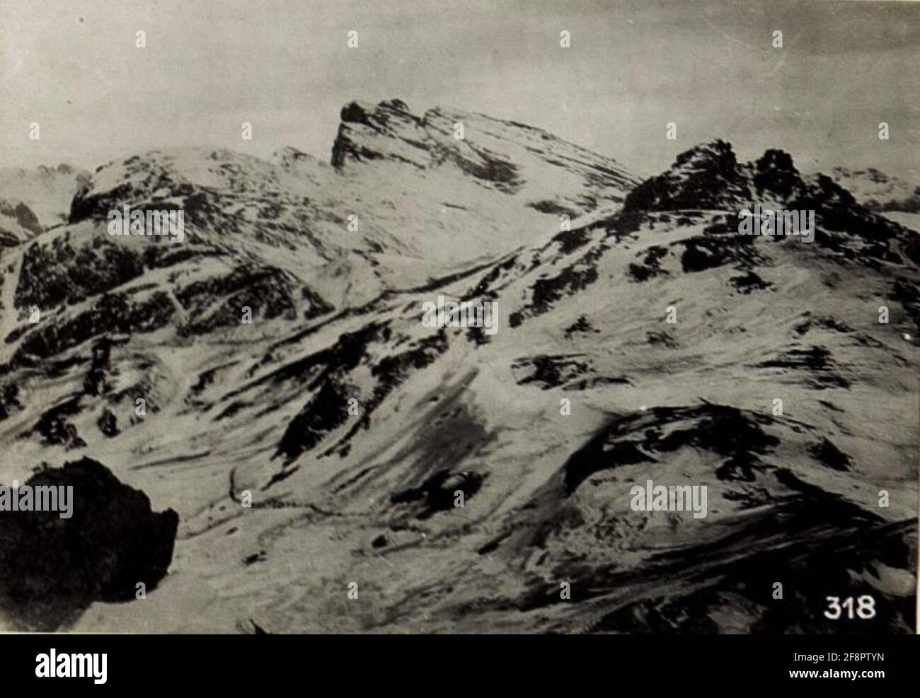 Vue de Valparola - selle contre Castello et Settsass. . Banque D'Images