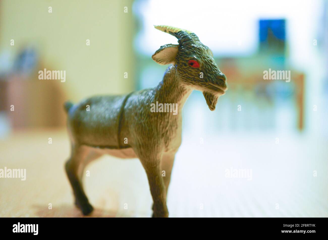 Chèvre jouet en douceur Photo Stock - Alamy