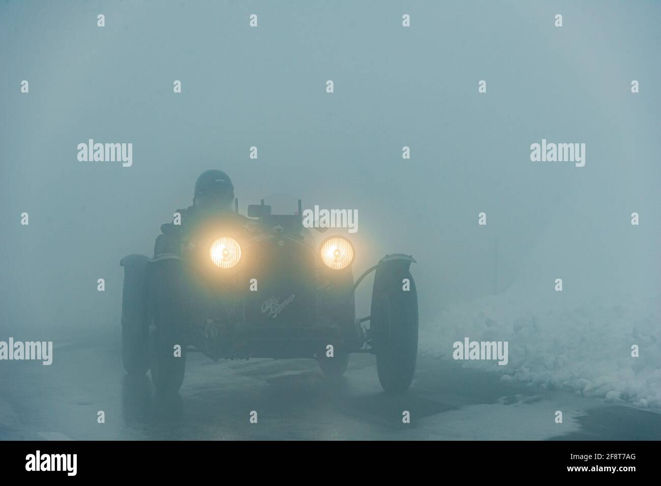 fuscher toerl, autriche, 25 septembre 2015, roadster vintage alfa romeo au grand prix grossglockner, compétition pour les voitures classiques sur une route de montagne Banque D'Images