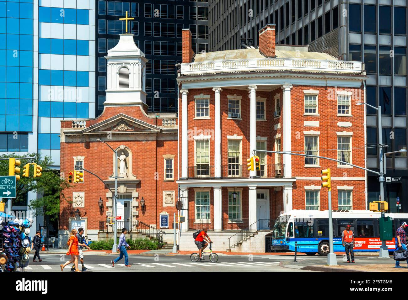 Le sanctuaire de Sainte-Elizabeth Ann Seton ou l'église notre-Dame du Saint-Rosaire James Watson Housein Lower Manhattan New York. Vue sur la ville Banque D'Images