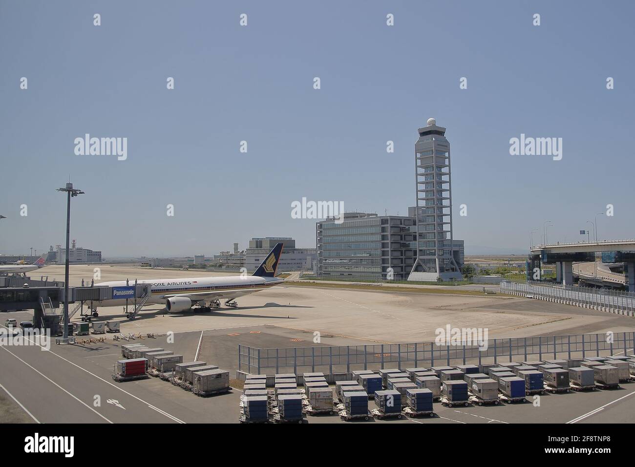 L'aéroport international de Kansai (KIX) est situé sur une île artificielle dans la baie d'Osaka. Banque D'Images