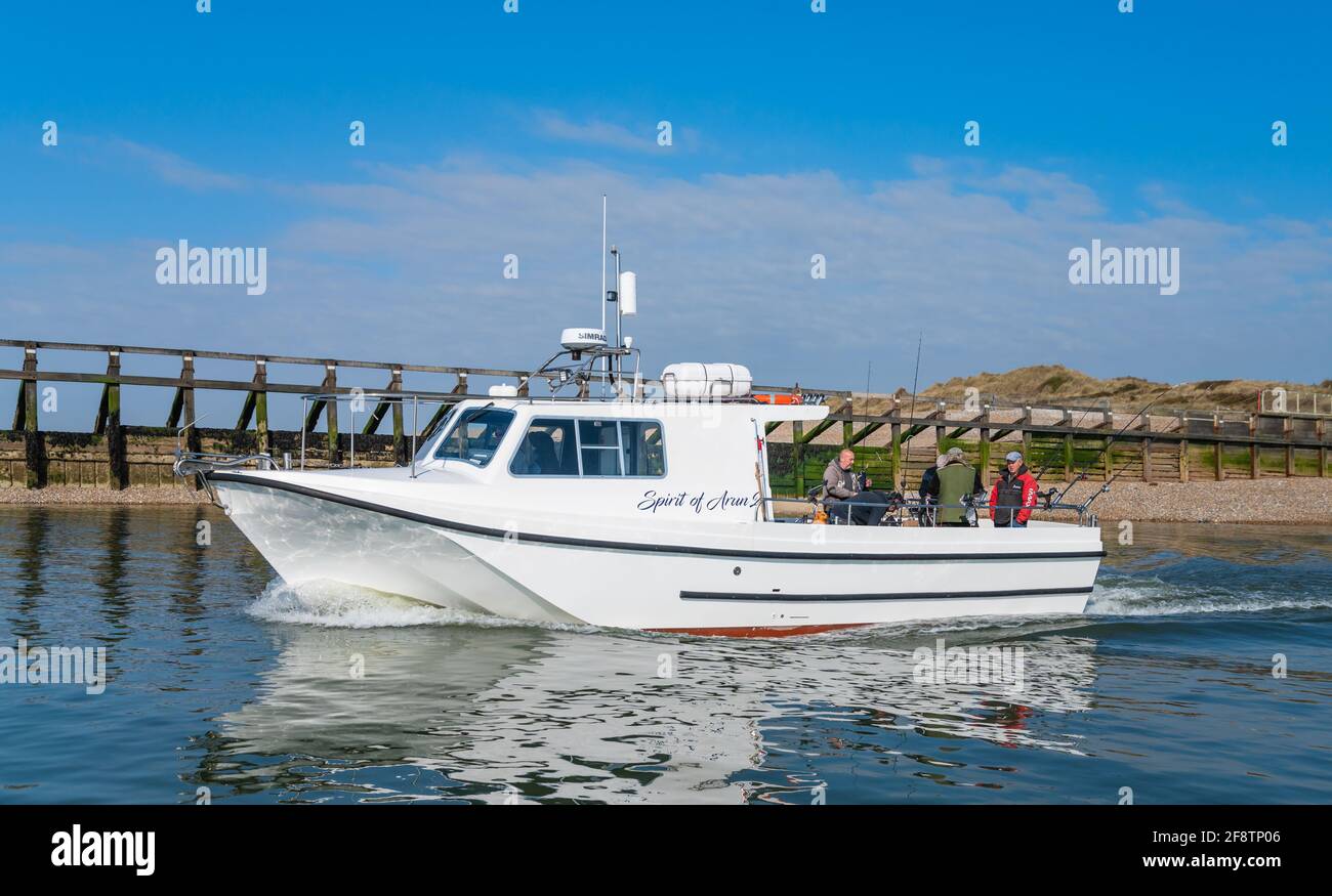 En mer Procharter P4 bateau de pêche affrété, un bateau de pêche affrété lors d'un voyage de pêche à l'estuaire de la rivière Arun à Littlehampton, West Sussex, Royaume-Uni. Banque D'Images