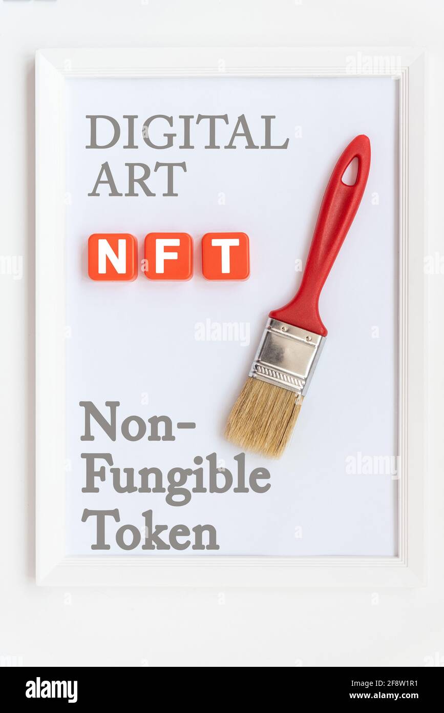 Inscription de jetons non fongibles NFT dans le cadre blanc. Banque D'Images