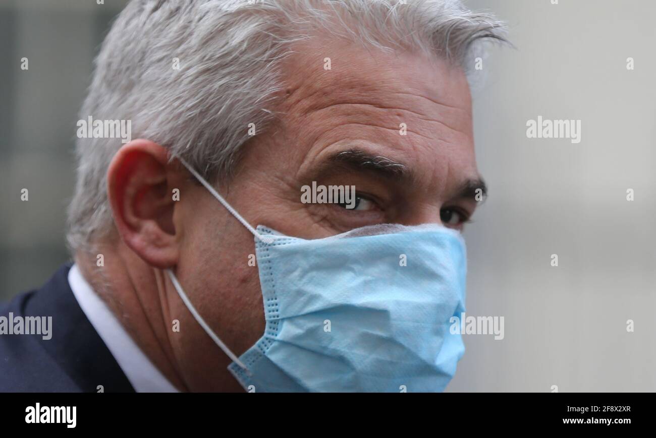 Londres, Angleterre, Royaume-Uni. 15 avril 2021. Le secrétaire en chef du Trésor et député de North East Cambridgeshire STEVE BARCLAY est vu au 10, rue Downing. Credit: Tayfun Salci/ZUMA Wire/Alay Live News Banque D'Images