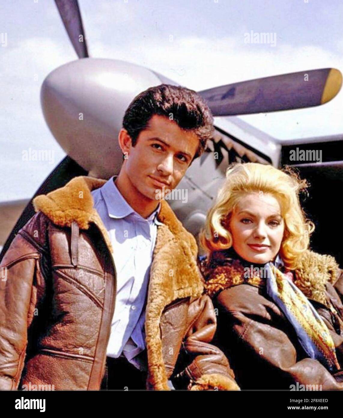 633 SQUADRON 1964 United Artists filme avec George Chakhilis comme lieutenant Erik Bergman et Maria Perschy comme Hilda Bergman Banque D'Images