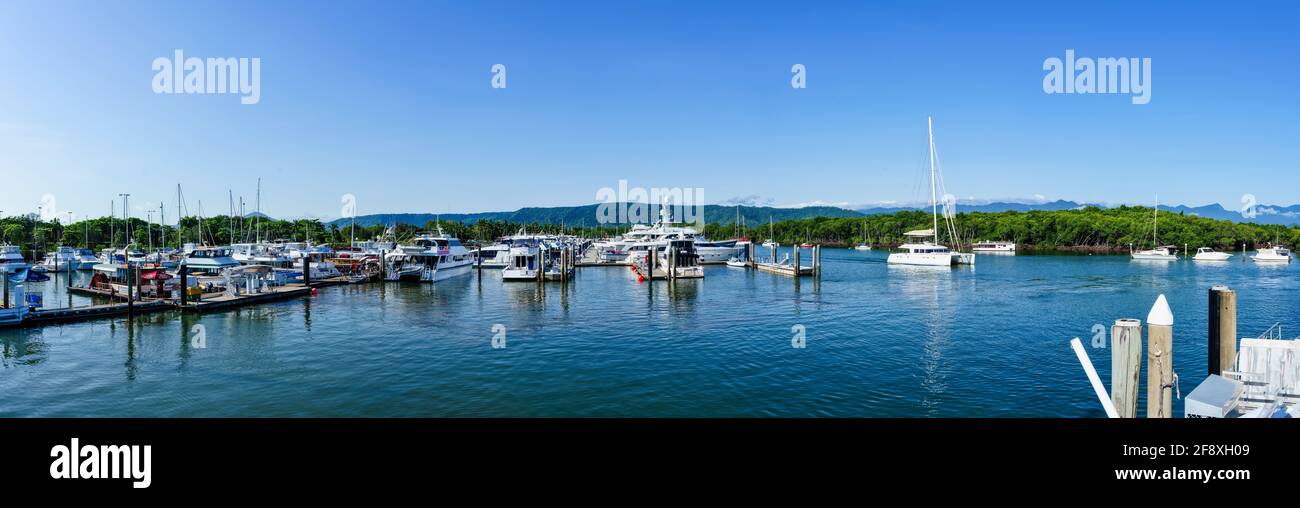 Port Douglas Marina and Harbour, Shire of Douglas, Queensland, Australie Banque D'Images
