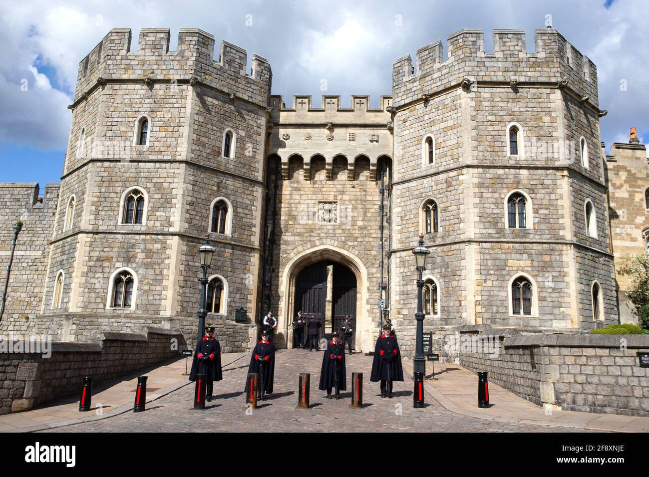 Windsor, Royaume-Uni. 13 avril 2021. Une répétition complète au château de Windsor pour les funérailles du prince Philippe, duc d'Édimbourg. Les funérailles auront lieu à la chapelle Saint-Georges, à Windsor, à 15:00 le samedi 17 avril. Seuls 30 personnes y participeront. Répétition de robe pour le funéraire du Duc d'Édimbourg crédit: Mark Thomas/Alay Live News Banque D'Images