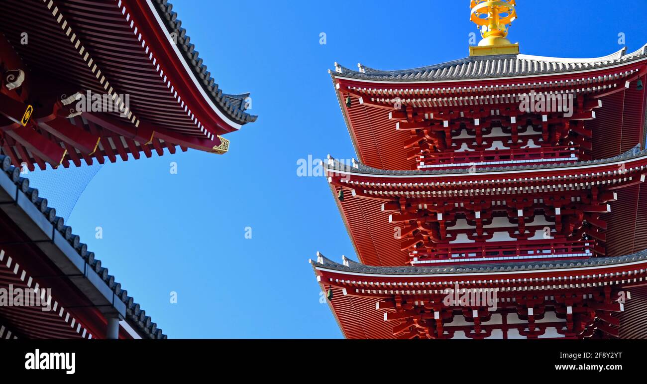 Toit et pagode Hozomon, Temple bouddhiste Senso Ji, Tokyo, Japon Banque D'Images