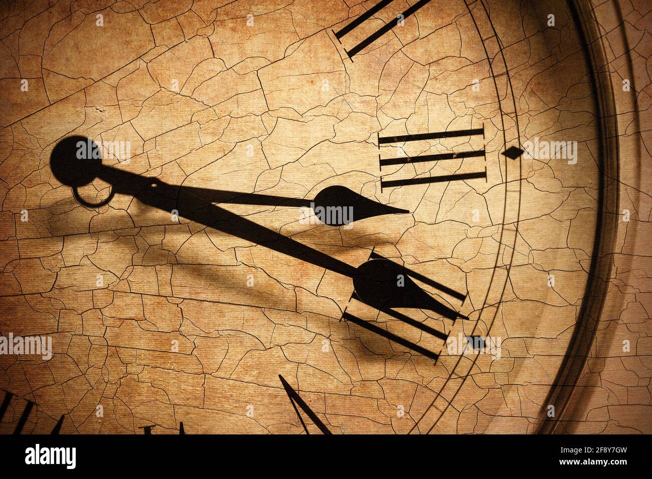 old times, recouvrement classique vintage style horloge avec fissure grunge image d'arrière-plan sale contiennent l'effet de gain de bruit de poussière Banque D'Images