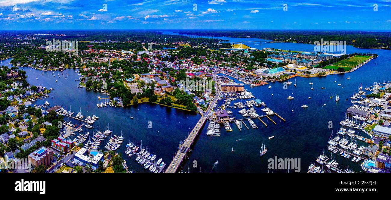 Vue aérienne de la ville avec rivière et marinas, Annapolis, Maryland, Etats-Unis Banque D'Images