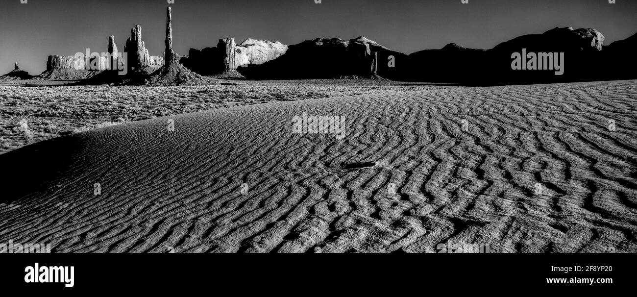 Désert en noir et blanc, Monument Valley, Arizona, États-Unis Banque D'Images