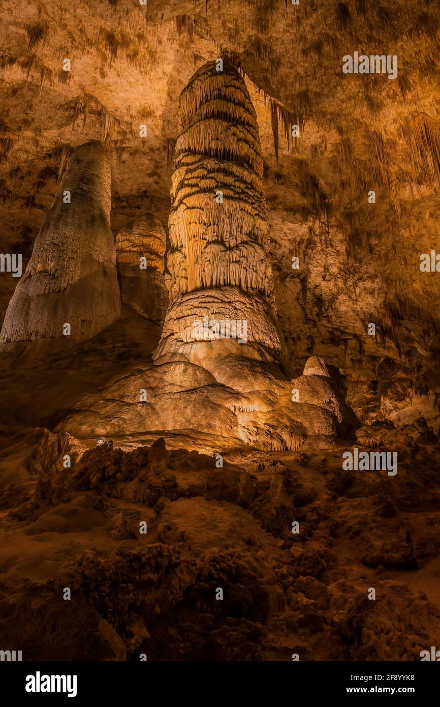 Des formations époustouflantes dans le Hall of Giants, dans le parc national de Carlsbad Caverns, au Nouveau-Mexique, aux États-Unis Banque D'Images