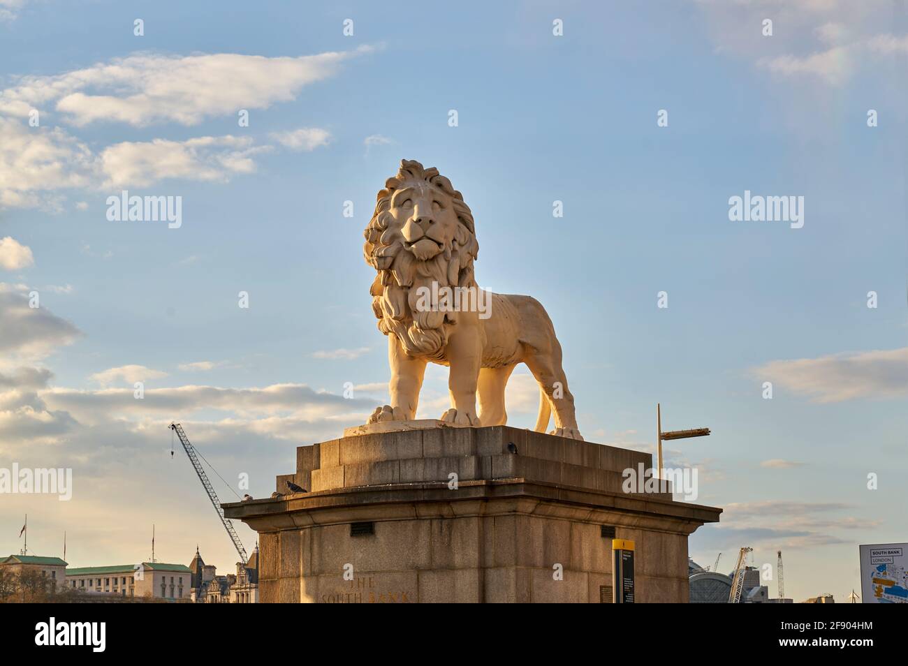 lion de la rive sud coade lion de pierre Banque D'Images