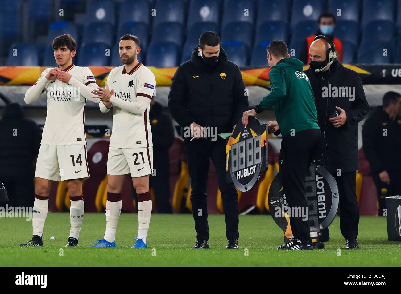 ROMA, ITALIE - AVRIL 15: Gonzalo Villar d'AS Roma et Borja Mayoral d'AS Roma lors de la finale de l'UEFA Europa League Quarter: Leg Two match entre AS R. Banque D'Images