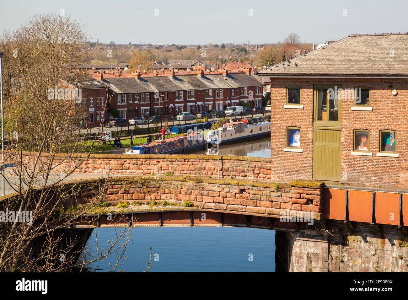 Telford's Warehouse sur le canal de Shropshire Union lorsqu'il passe Par la ville Cheshire de Chester Banque D'Images