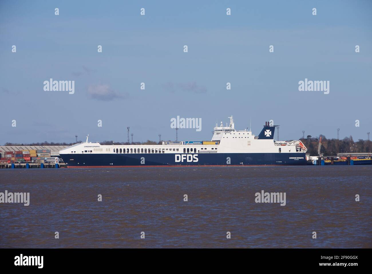 RO-RO (Roll On - Roll Off) le cargo DFDS Gardenia Seaways est amarré au terminal RO-RO 4, port de Felixstowe, Suffolk, Royaume-Uni Banque D'Images