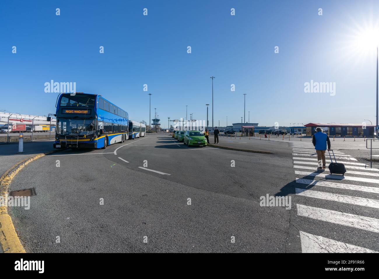 BC Ferries Tsawwassen Ferry, parking et arrêt de bus du terminal de ramassage des passagers. Delta, Colombie-Britannique, Canada. Banque D'Images