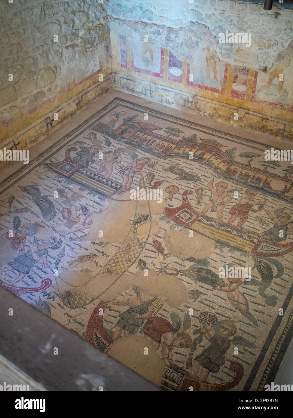 Vue générale de la mosaïque de la salle des Cupids de pêche, Villa Romana del Casale Banque D'Images