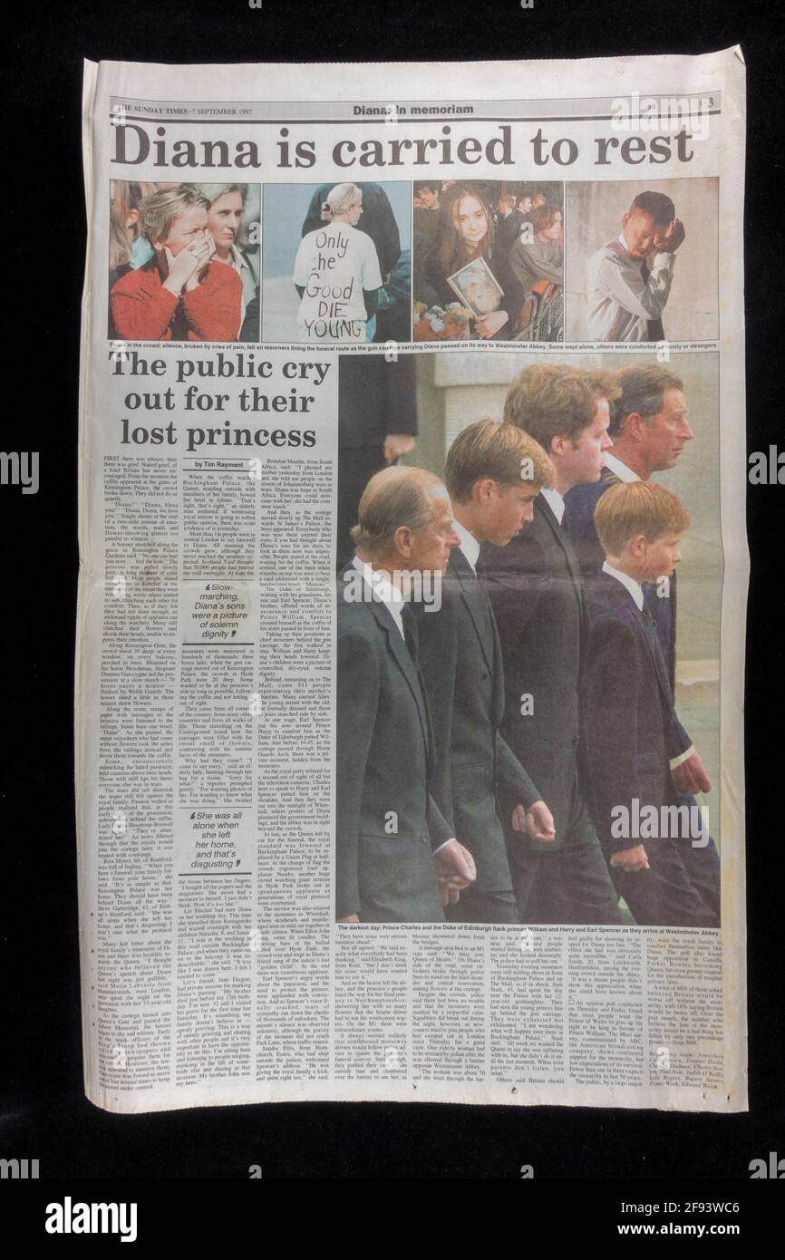 Page intérieure du journal du Sunday Times après les funérailles de Diana, princesse de Galles, 6 septembre 1997 (document du 7 septembre 1997). Banque D'Images