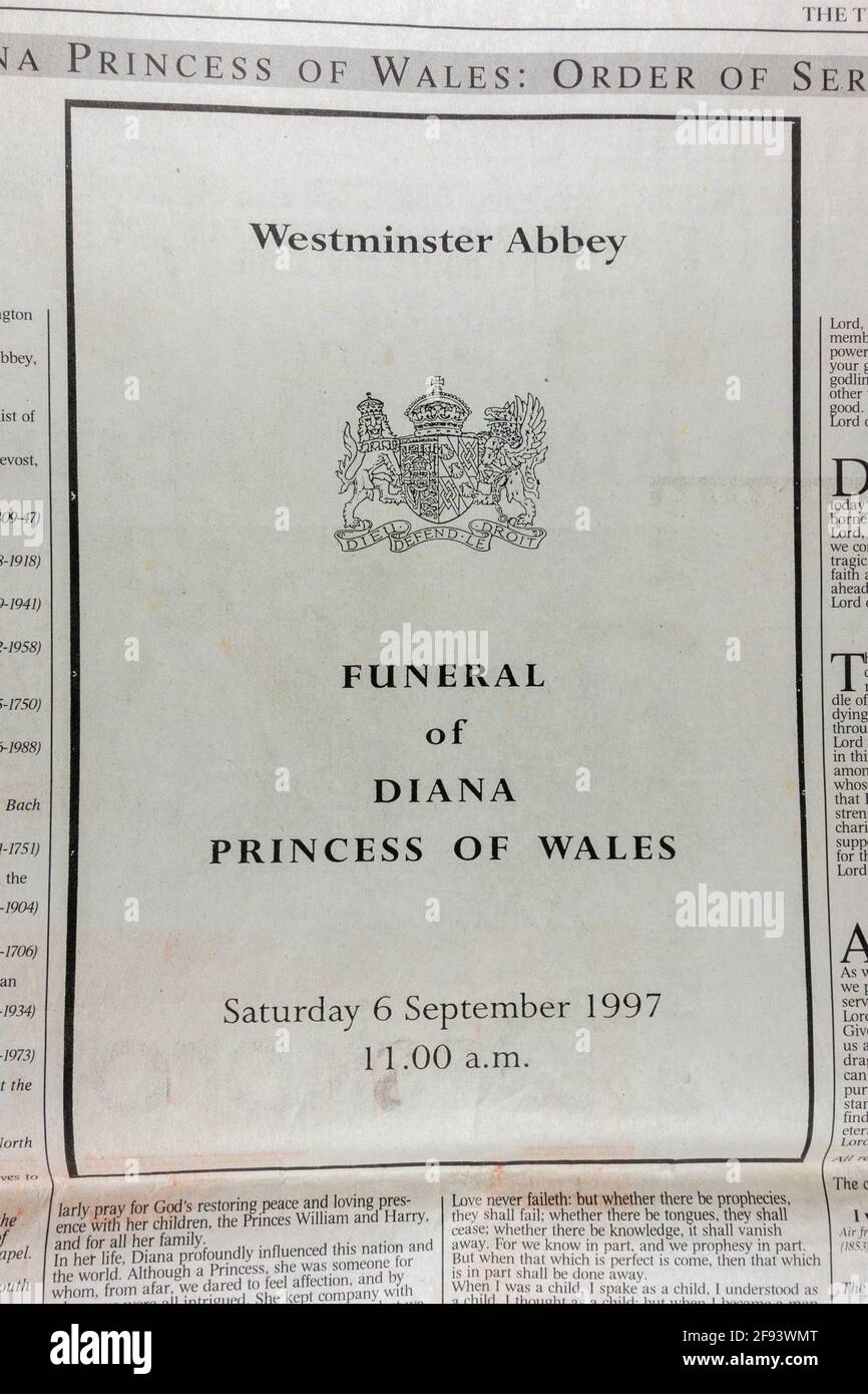 Notes de service dans le journal du Sunday Times après les funérailles de Diana, princesse de Galles, le 6 septembre 1997 (document daté du 7 septembre 1997). Banque D'Images