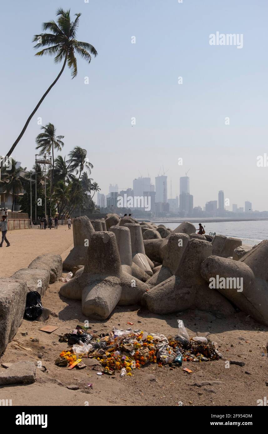 Pollué plage Banque de photographies et d’images à haute résolution - Alamy