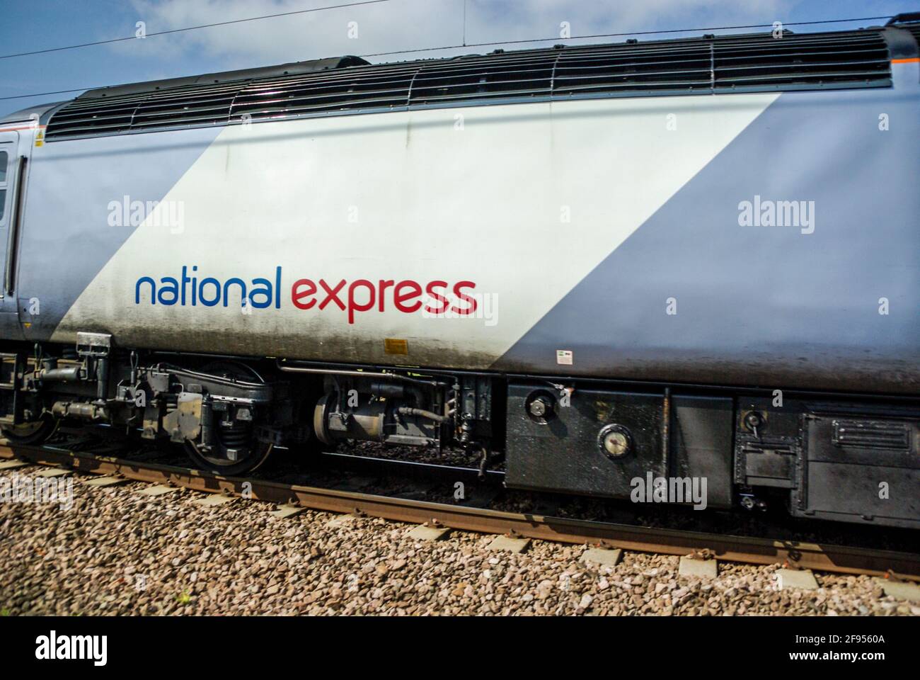 National Express, ligne principale de la côte est passant par Holme, Royaume-Uni. Train à grande vitesse British Rail Class 43 HST, InterCity 125 avec la marque National Express Banque D'Images