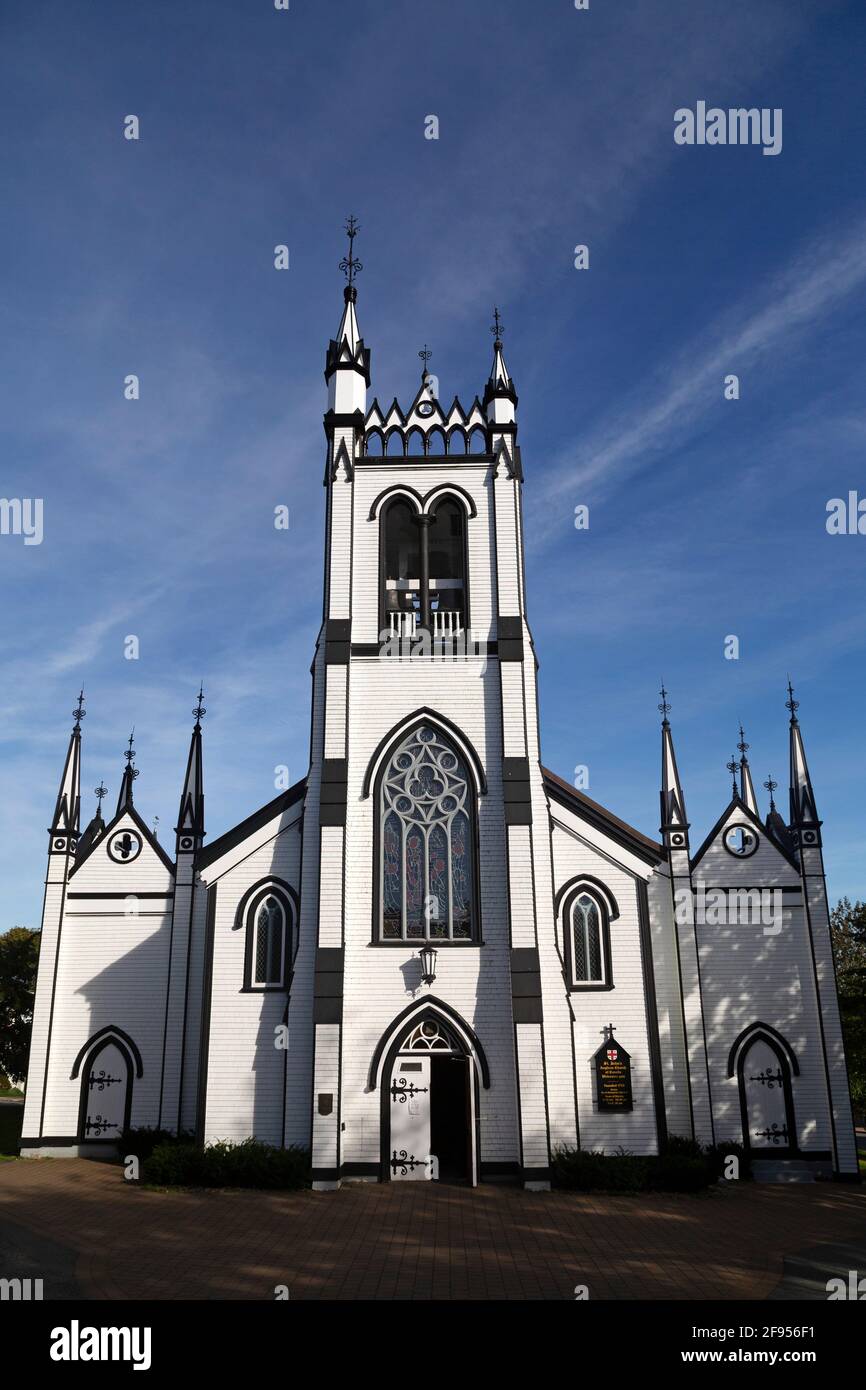 Église anglicane St John's, construite en 1753, à Lunenburg, en Nouvelle-Écosse, Canada. Le lieu de culte a été reconstruit après qu'il a brûlé en 2001. Banque D'Images