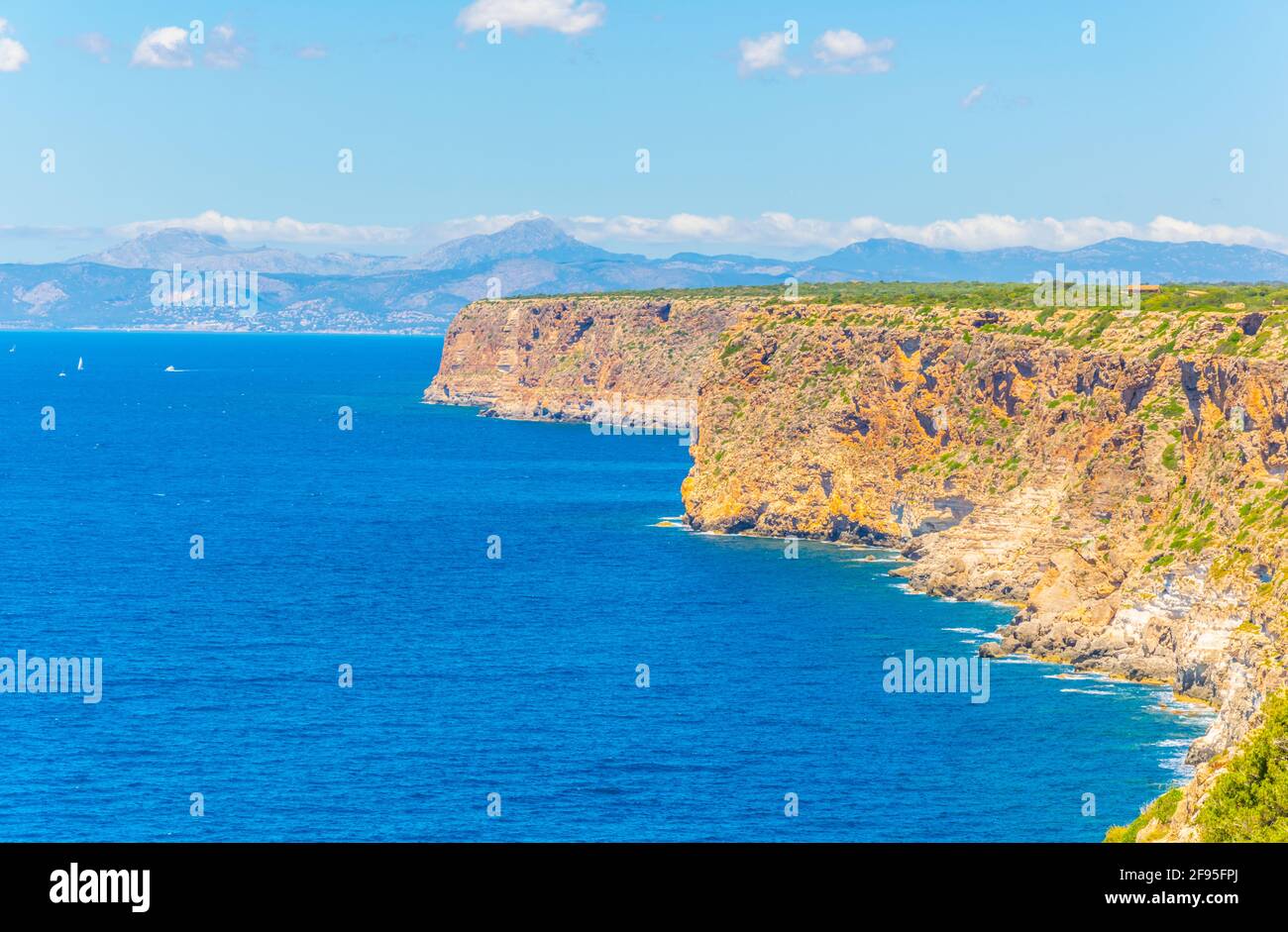 Côte déchiquetée de Majorque au Cap blanc Banque D'Images