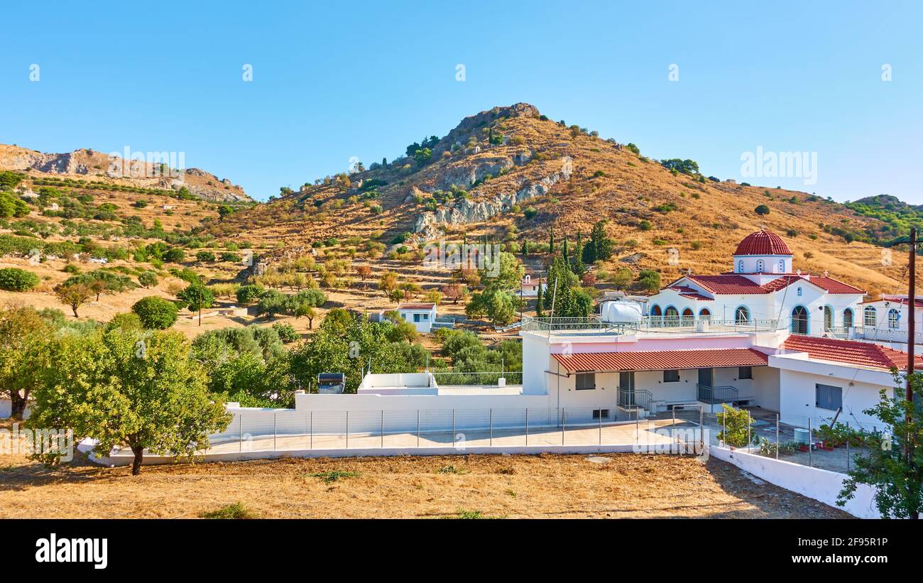 Île Aegina en Grèce. Paysage grec avec la nunnery de Sainte-Catherine Banque D'Images