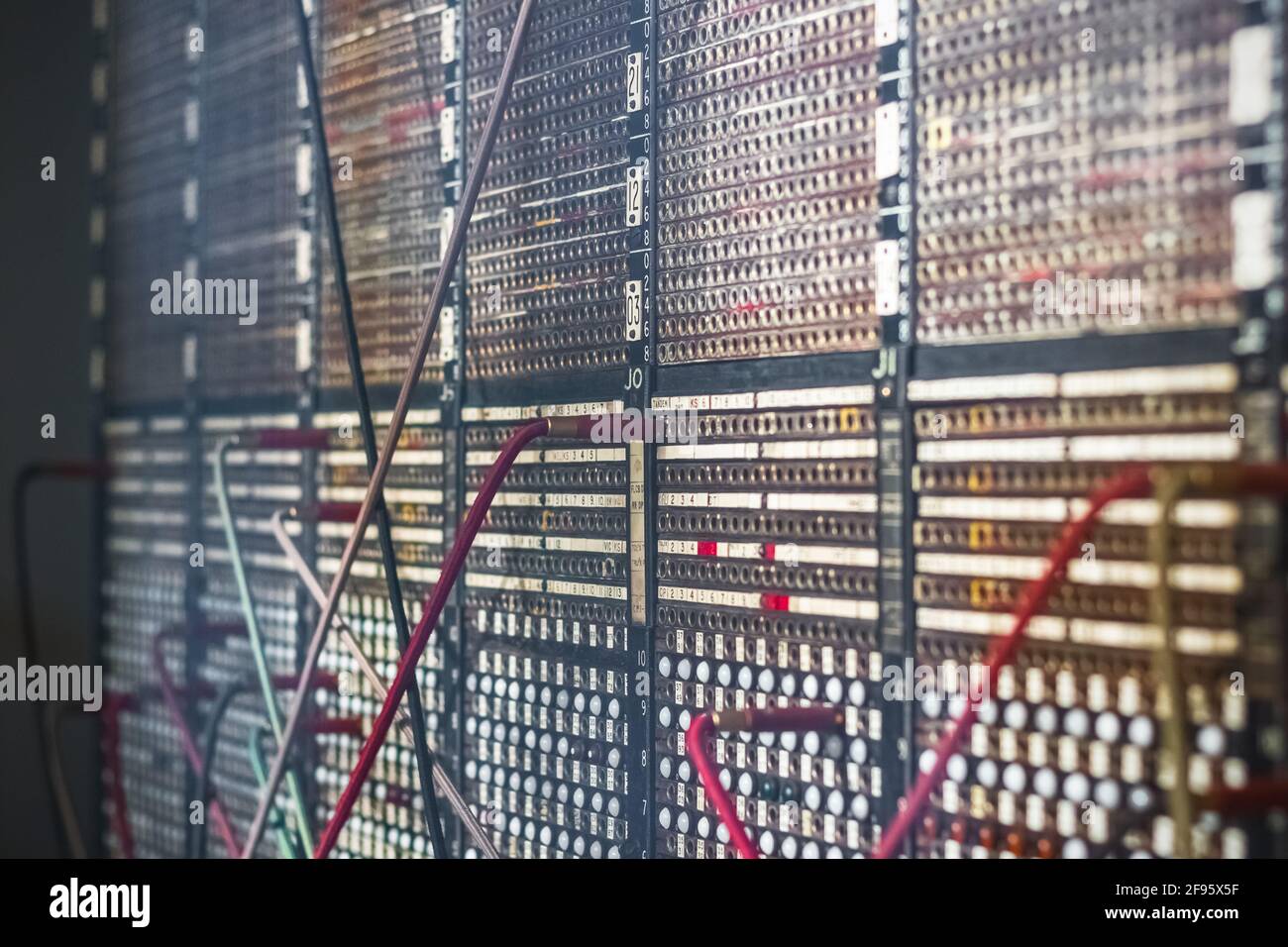 Tableau de commutation téléphonique manuel à l'ancienne exposé au Musée des sciences À Londres Banque D'Images