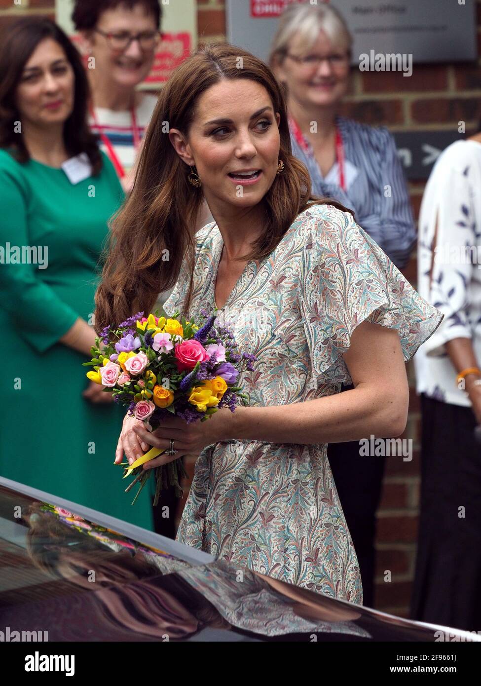 La duchesse de Cambridge quitte un atelier de photographie avec action pour les enfants et la Royal Photographic Society. 25 juin 2019. Veuillez par ligne : Vantagenews.com Banque D'Images