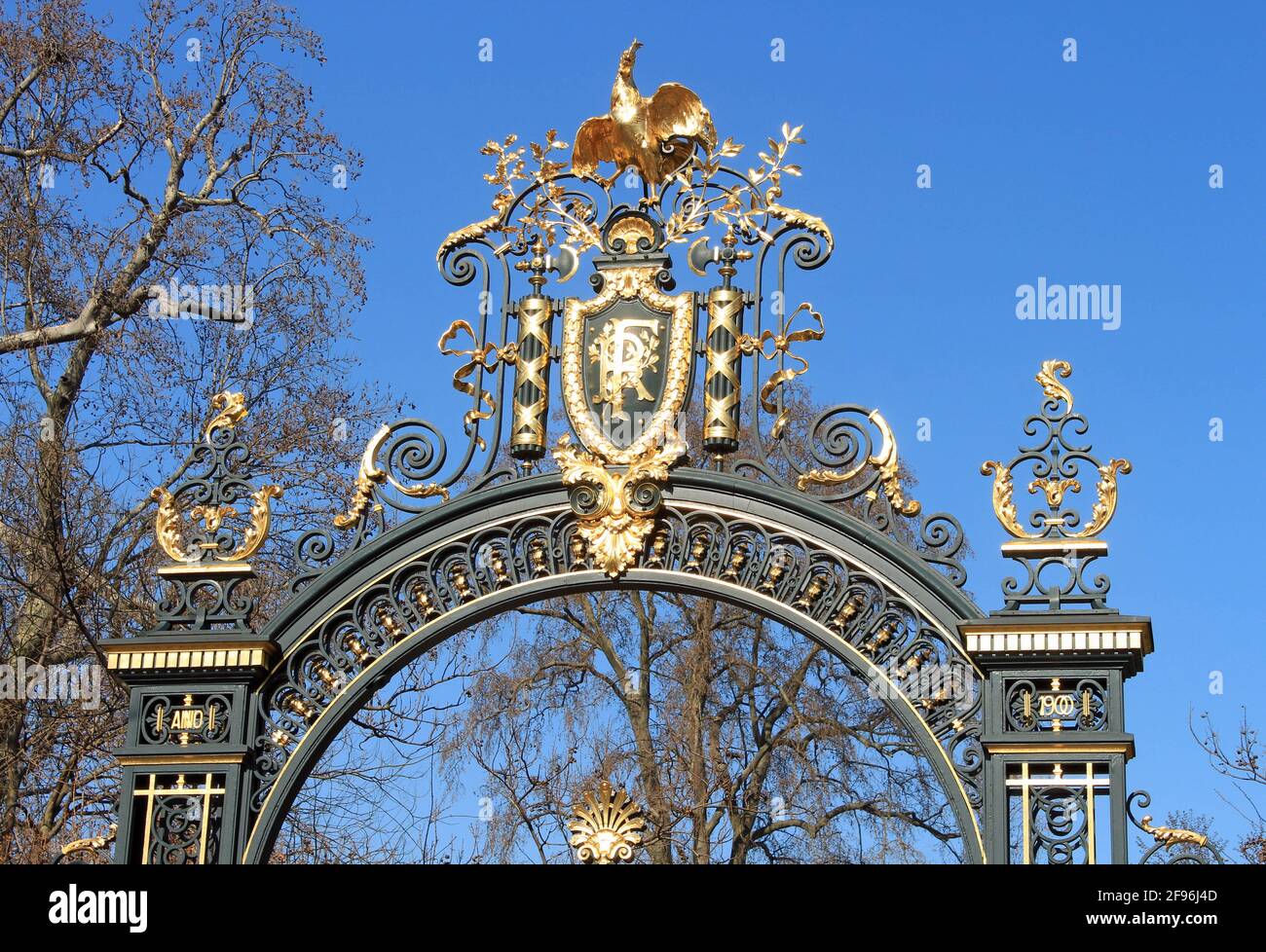 Paris, grille d'entrée du Palais de l'Elysée Photo Stock - Alamy