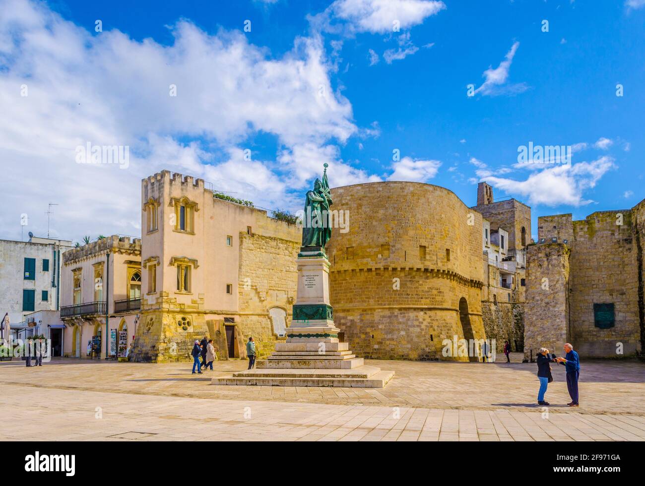 Vue sur un château d'Otranto, Italie. Banque D'Images