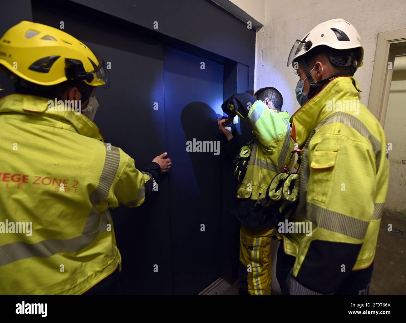 Porte Bloquee Banque D Image Et Photos Alamy