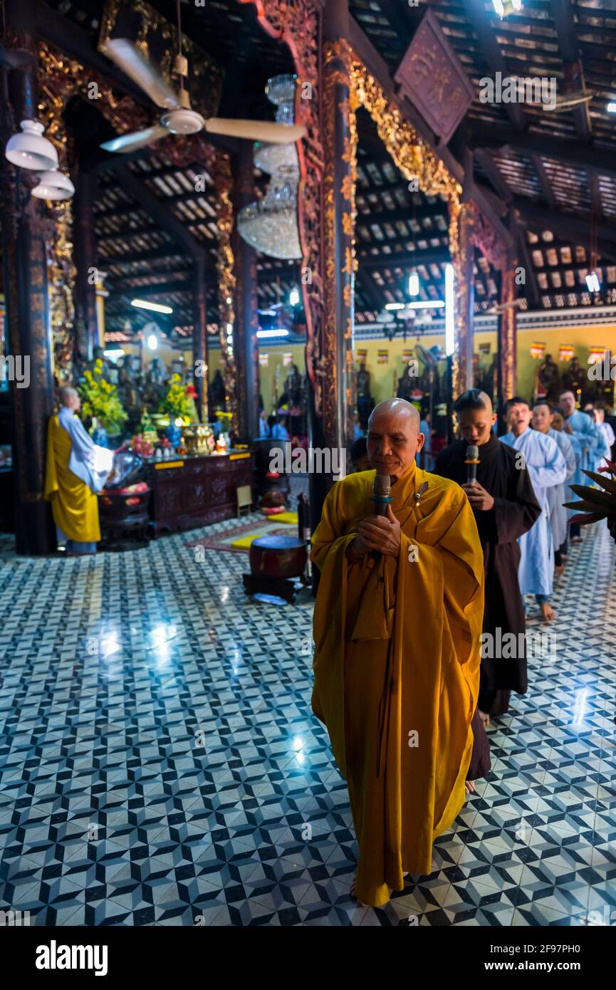 Vietnam, Ho Chi Minh ville, Chua Giac Lam Pagode avec la cérémonie Vai Duoc su (Bouddha de médecine) Banque D'Images