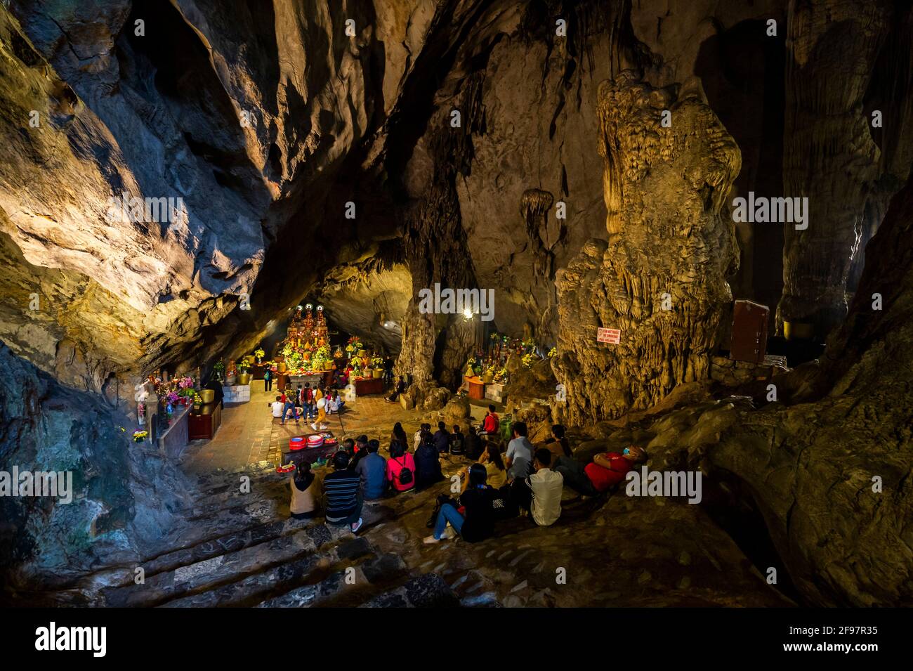 Vietnam, Ben Duc, Pagode Parfuem, Chua Houng, grotte, croyant, prière, Banque D'Images
