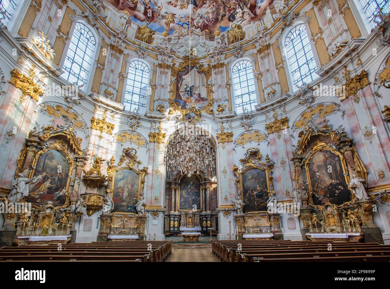 Intérieur de l'église du monastère, Abbaye de l'Ettal, Ettal, Ettaler Sattel, Parc naturel des Alpes d'Ammergau, haute-Bavière, Bavière, Allemagne Banque D'Images