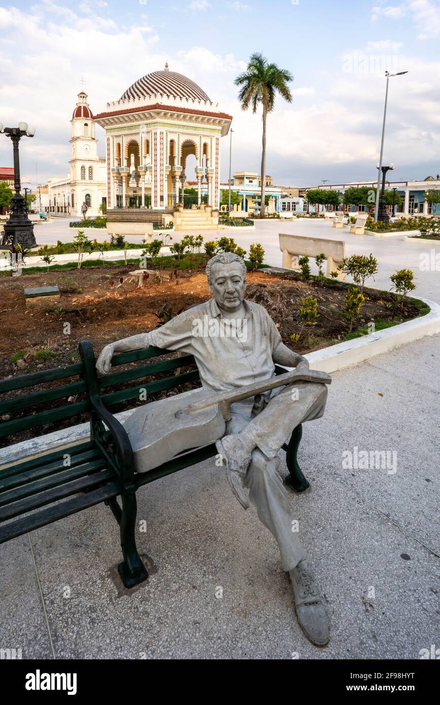 Statue d'un guitariste à Parque Cespedes, Manzanillo, Granma, Cuba Banque D'Images
