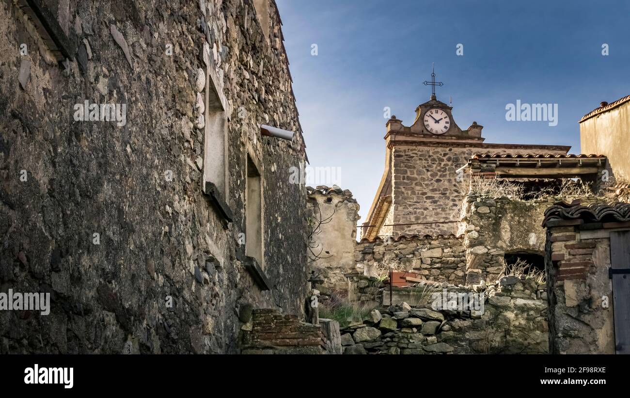 L'église paroissiale Saint Sauveur d'Arboussols a été construite au XVIIe siècle. Banque D'Images