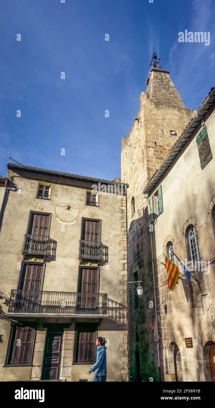 Hôtel de ville de Villefranche de Conflent et tour de Viguier. Ancienne prison, construite au XIIe siècle. Plus belles villes de France. Le village fortifié est un site classé au patrimoine mondial de l'UNESCO. Banque D'Images