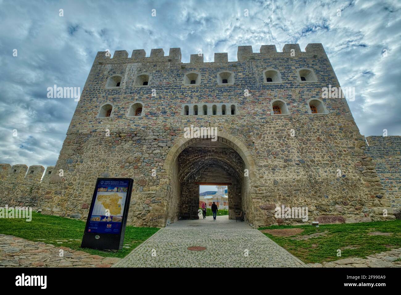 L'ancienne forteresse Rabati en pierre, la vue principale de la ville d'Akhaltsikhe, se trouve sur la petite colline sur les rives de la rivière Potskhovi. Son na Banque D'Images