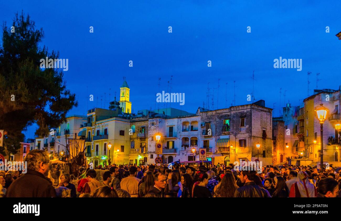 BARI, ITALIE, 7 MAI 2014: Les gens célèbrent le festival de saint nicola dans les rues de la ville italienne bari. Banque D'Images