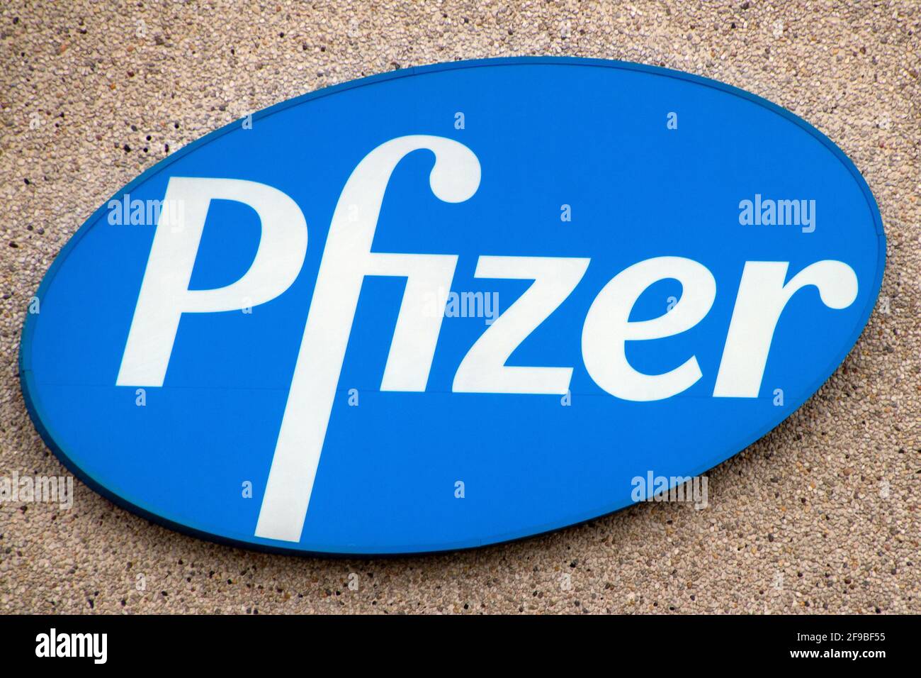 Belgique, Puurs, 16 avril 2021. Société pharmaceutique Pfizer, vaccin contre le coronavirus, Covid 19. Société pharmaceutique américaine fondée en 1849. Présent Banque D'Images