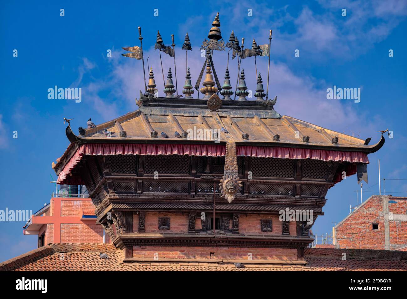 Le temple Bhairabnath, à large façade et triple toit, est dédié à Bhairab, l'incarnation redoutable de Shiva, dont la consort occupe le T de Nyatapola Banque D'Images