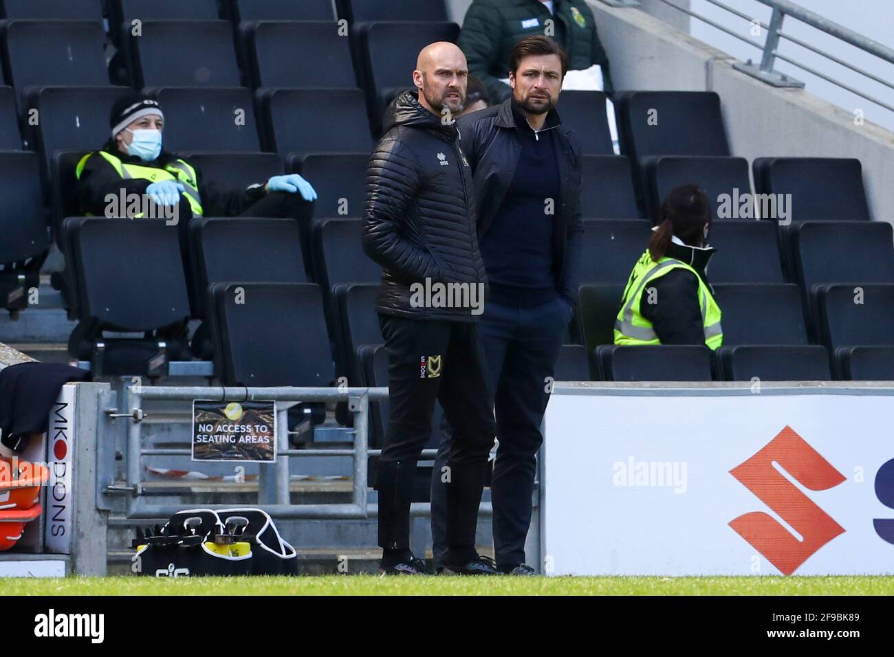 MILTON KEYNES, ROYAUME-UNI. 17 AVRIL : Russell Martin, directeur des dons de Milton Keynes, lors de la deuxième moitié de la Sky Bet League, un match entre MK Dons et Portsmouth au stade MK, Milton Keynes, le samedi 17 avril 2021. (Credit: John Cripps | MI News) Credit: MI News & Sport /Alay Live News Banque D'Images