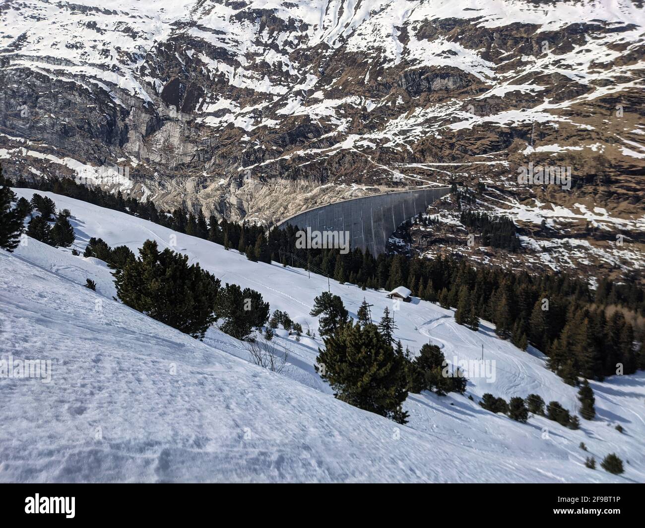 Réservoir, grand barrage dans la vallée de valser dans le lac de zervreila.Zervreila piste de ski du paysage de Fanellhorn.montagne Banque D'Images