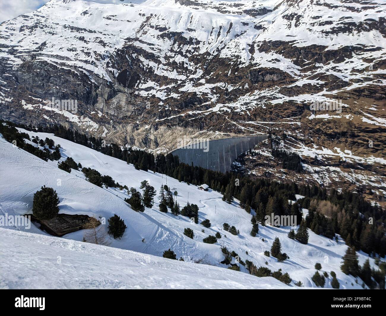 Réservoir, grand barrage dans la vallée de valser dans le lac de zervreila.Zervreila piste de ski du paysage de Fanellhorn.montagne Banque D'Images