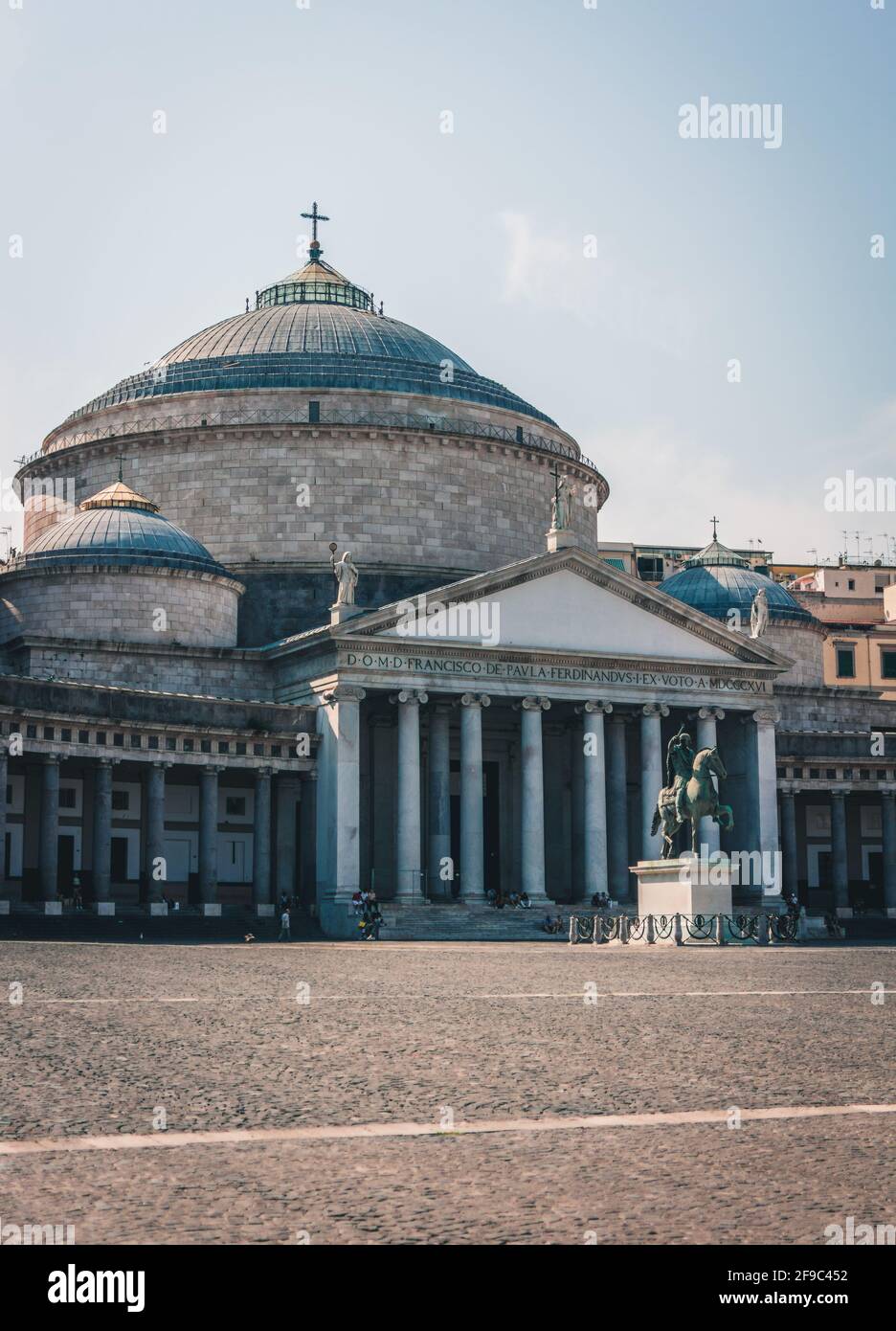 eglise de San Francesco di Paola de Piazza del Plebiscito, Naples Banque D'Images